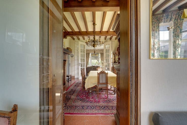 Authentic townhouse with 4 very spacious bedrooms