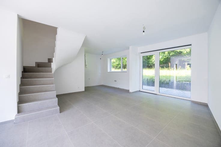 Three-sided house – Unique opportunity in Thuin