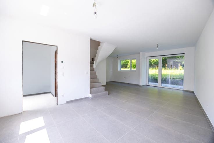 Three-sided house – Unique opportunity in Thuin