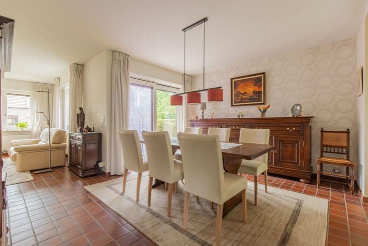 Villa met 3 slaapkamers, garage en tuin