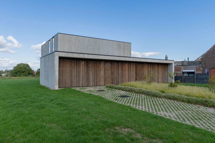 Modern Newly Built Home with 3 Bedrooms, Garden and Open Vie