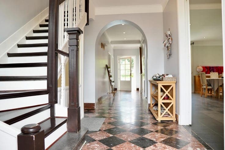 WATERLOO – VILLA (5BDR/1OFF/6BTHR) with superb swimming pool