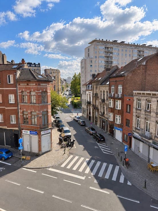 Apartment building with high potential - Chaussée de Louvain