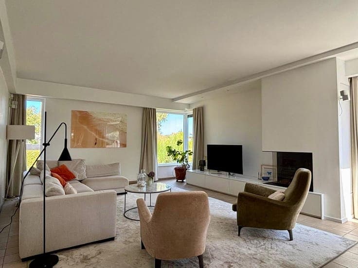 Architect-designed house with 4 bedrooms