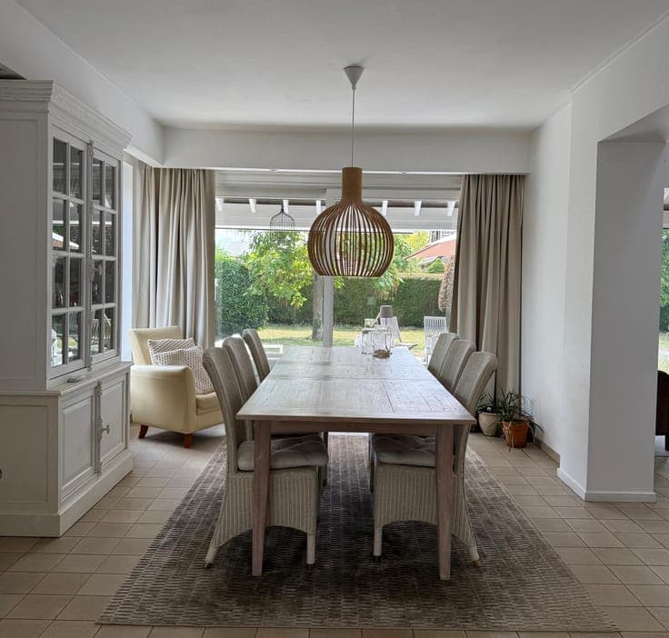Architect-designed house with 4 bedrooms