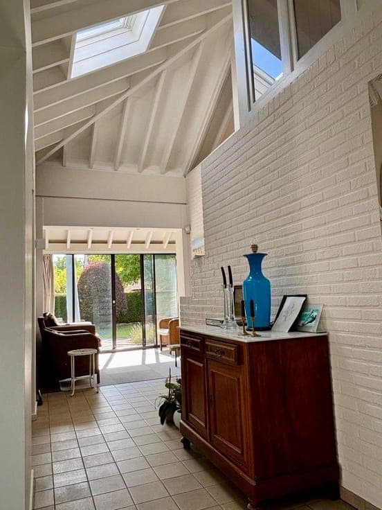 Architect-designed house with 4 bedrooms