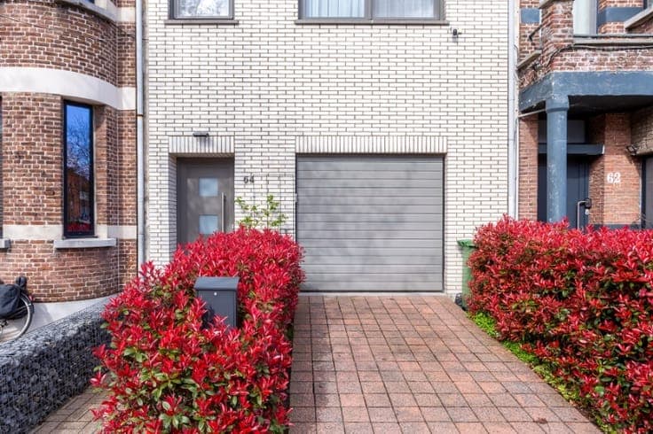 Uiterst ruime woning, veel lichtinval, mooie tuin, instap...