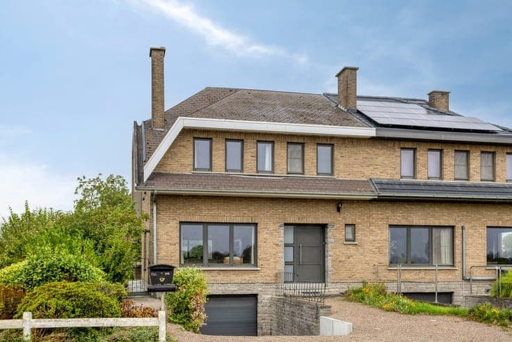 Spacious house with orchard near the center of Lennik