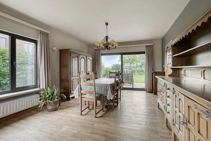 Spacious house with orchard near the center of Lennik