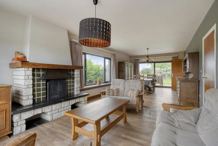 Spacious house with orchard near the center of Lennik