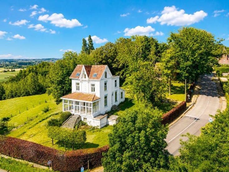 Charming house with beautiful views in Mont-de-l’Enclus