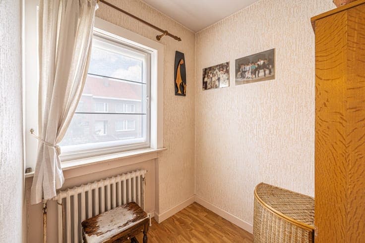 Spacious semi-detached house with 3 bedrooms, garage and so
