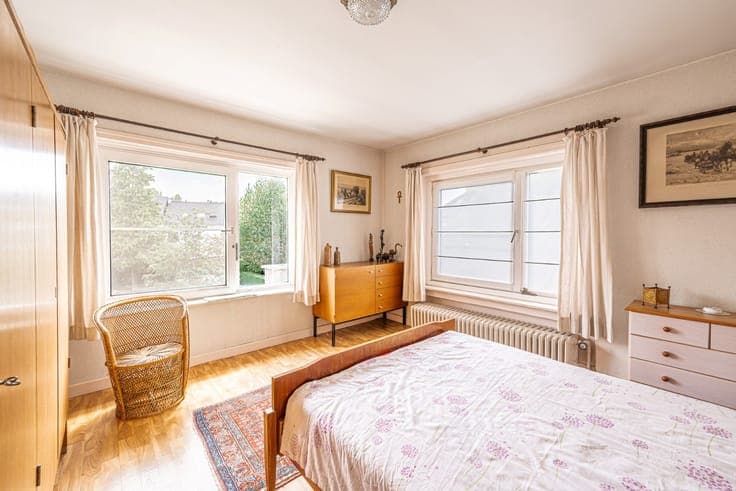 Spacious semi-detached house with 3 bedrooms, garage and so