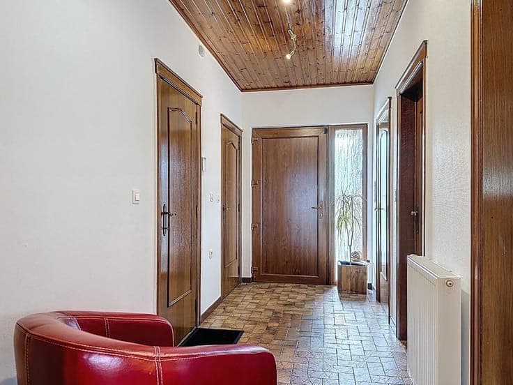 Spacious bungalow with a studio in Mons-Lez-Liège