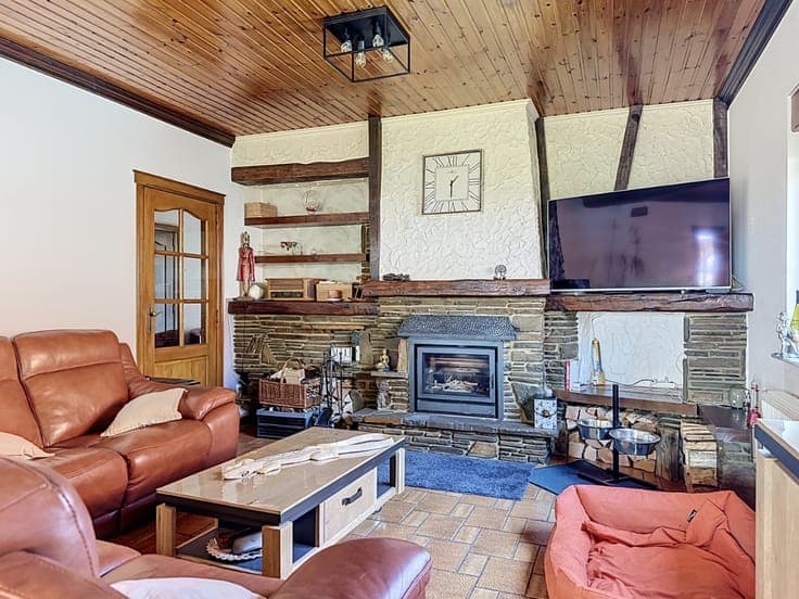 Spacious bungalow with a studio in Mons-Lez-Liège