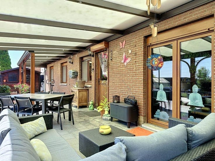 Spacious bungalow with a studio in Mons-Lez-Liège
