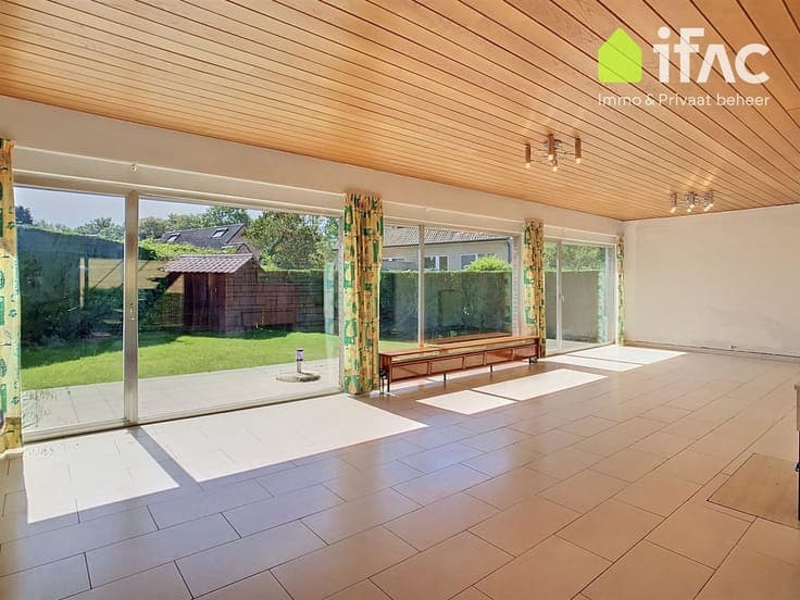 House with 4 bedrooms, garage and garden