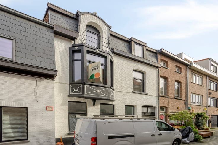 Spacious home, 6 bdrms & 2 bthrms, in Mechelen with garden!