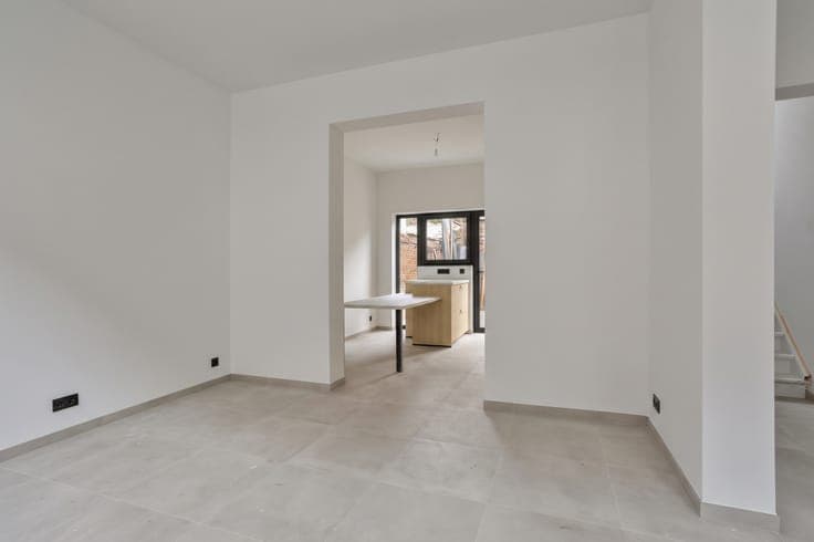Spacious home, 6 bdrms & 2 bthrms, in Mechelen with garden!