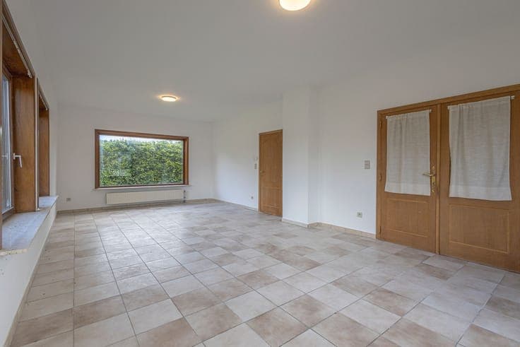 Move-in ready home on 50a with open views