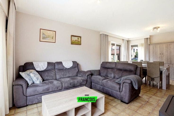 Quietly situated bungalow near the center of Proven for sale