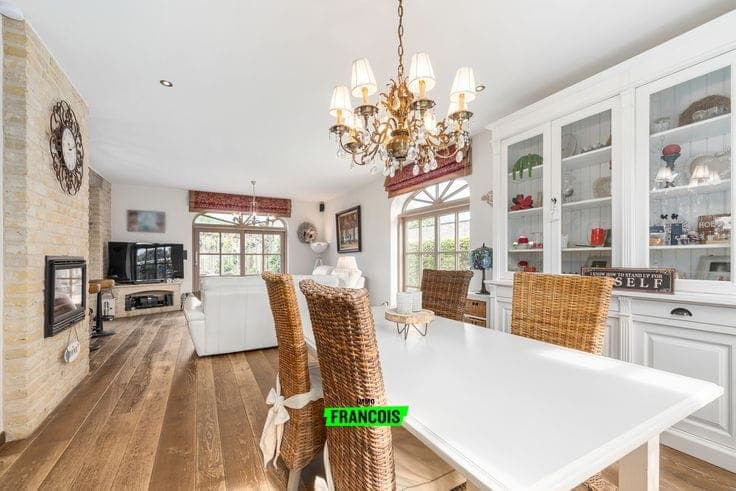 Spacious pastorystyle home with kangaroo living potential i…