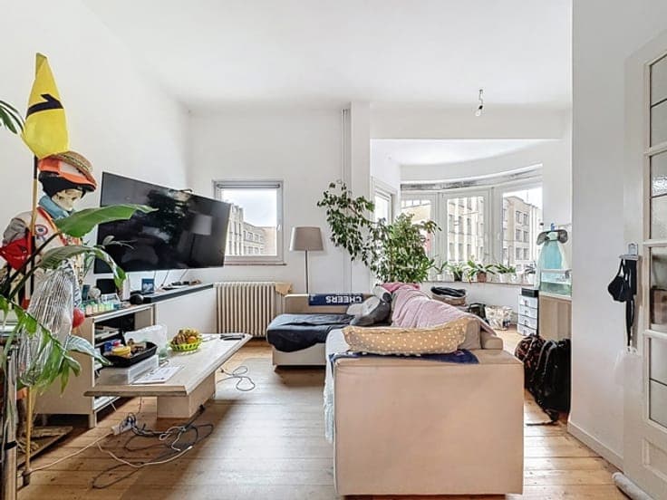 Characterful duplex with private entrance