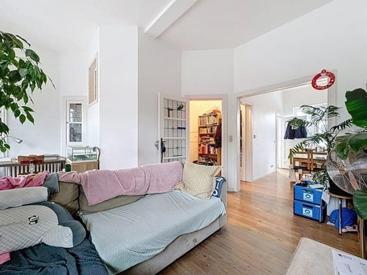 Characterful duplex with private entrance