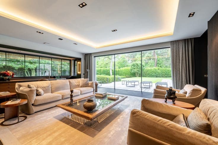 Exceptional villa with high-end Obumex finishes