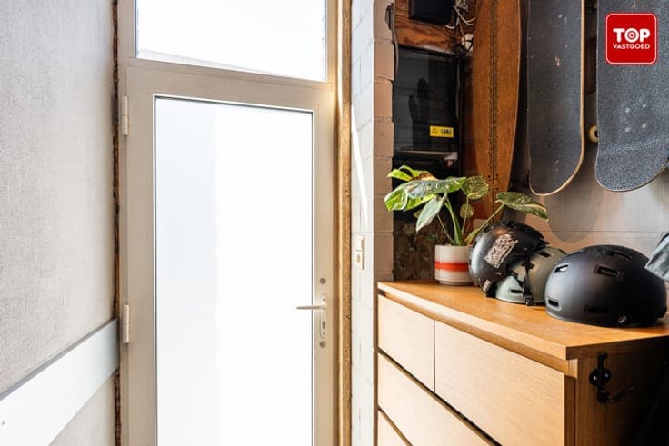 Woning met 4 slaapkamers en tuin.