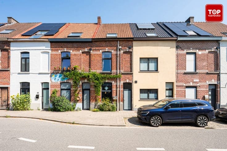 Woning met 4 slaapkamers en tuin.