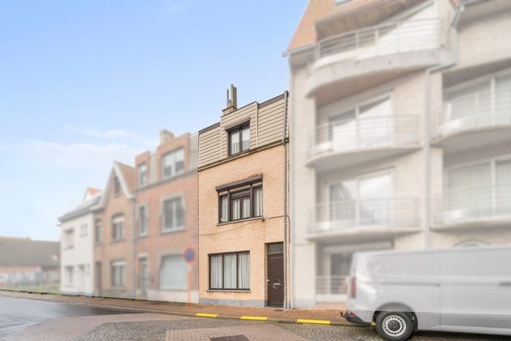 Spacious family home in Bredene centre
