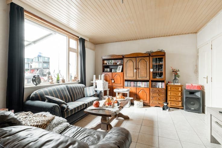 Ruime woning in een mooie omgeving, vlak bij de Nederland...