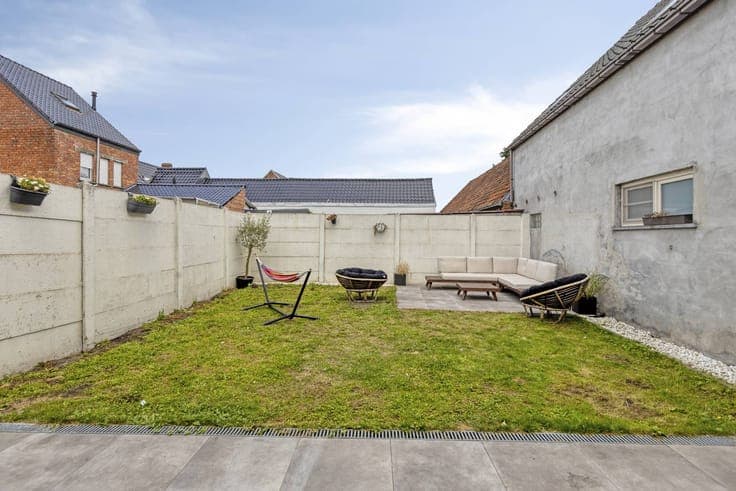 Ready to move in house with three bedrooms, 2 bathrooms and