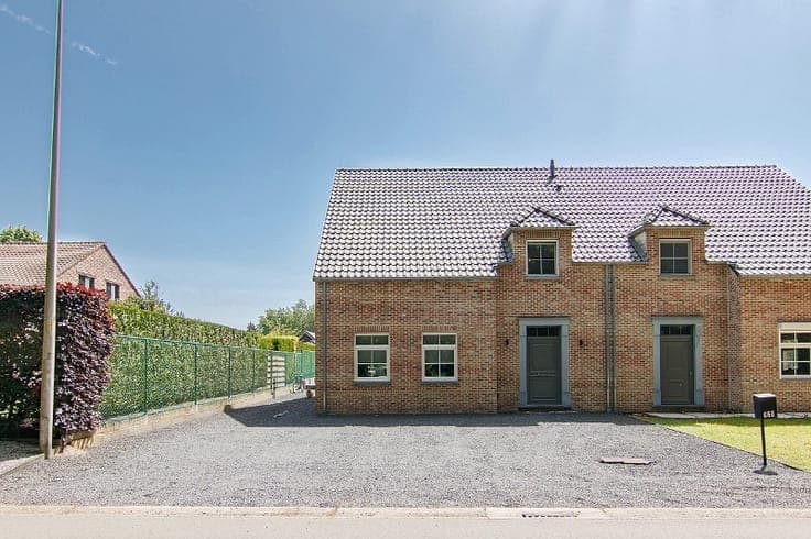 Rustig gelegen, ruime woning op een perceel van 6 aren 65...