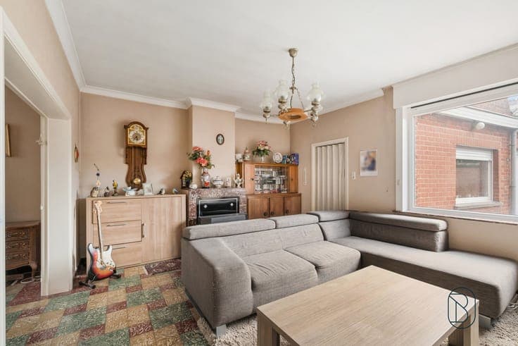 Te renoveren gezinswoning met 3 slaapkamers en grote tuin!