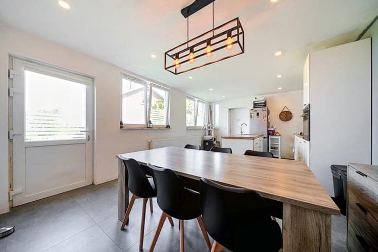Charmante maison avec garage et jardin