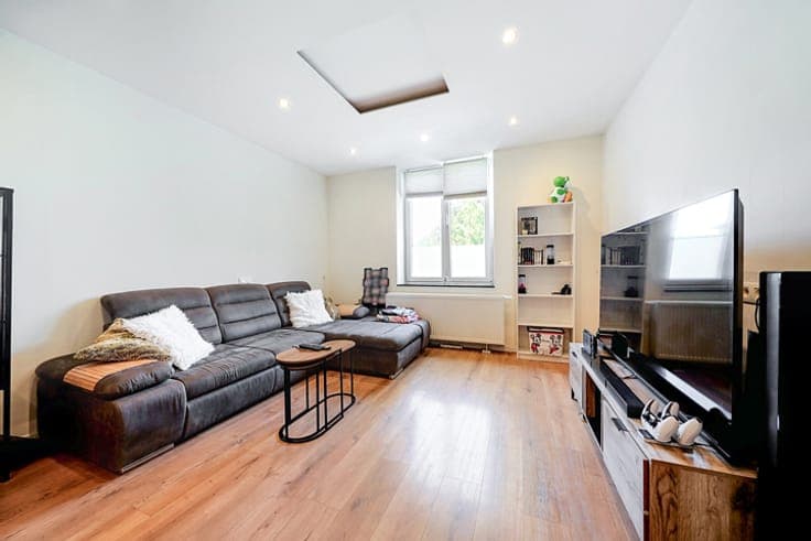 Charmante maison avec garage et jardin