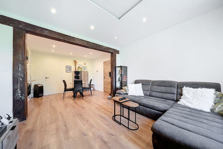 Charmante maison avec garage et jardin