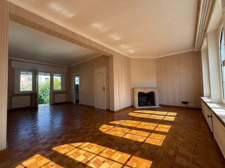 3 bdr house with garage and garden