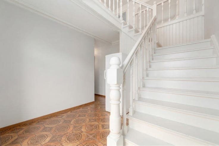 Unique 408 m² house with 3 bdr in Burst