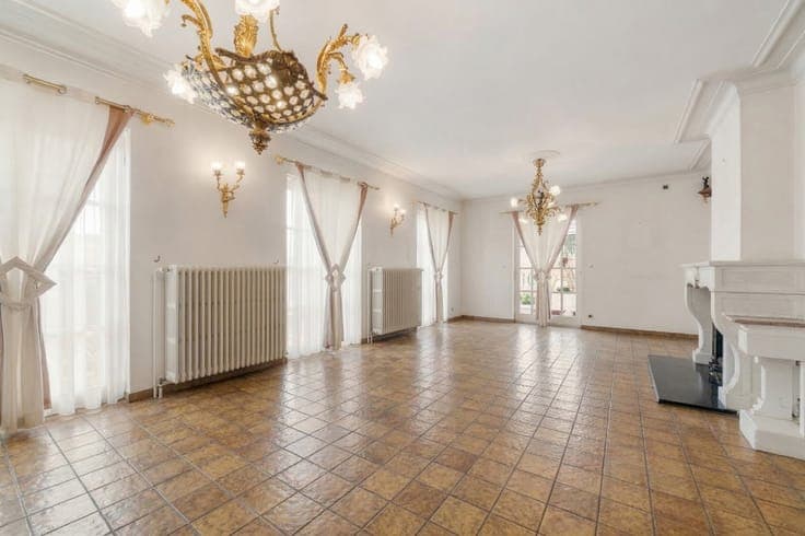 Unique 408 m² house with 3 bdr in Burst