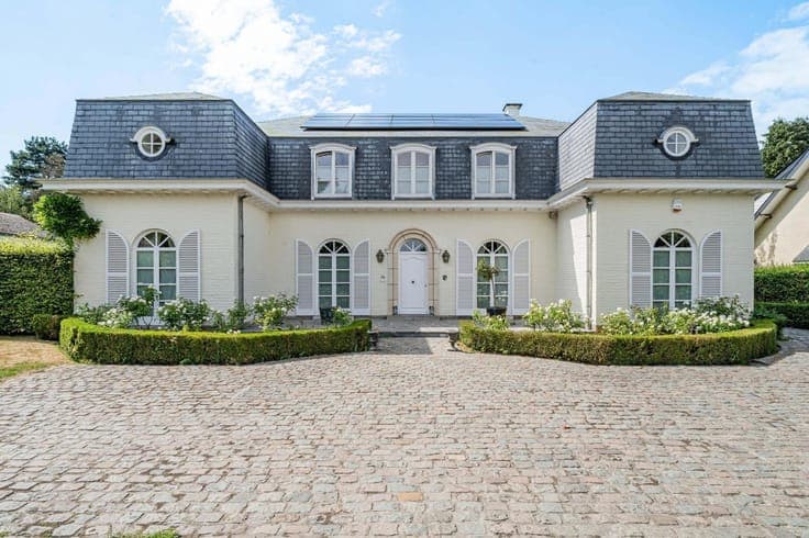 WEZEMBEEK-OPPEM VILLA 4 fronts (5 bedrooms/3 bathrooms).