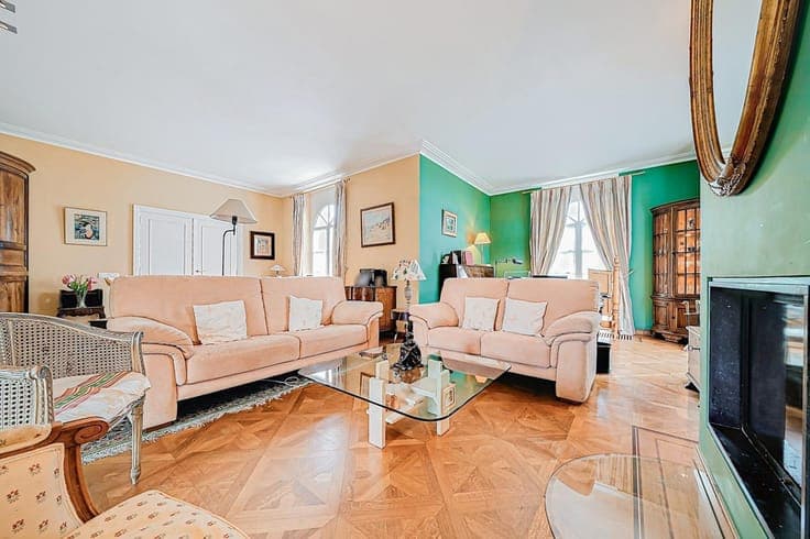 WEZEMBEEK-OPPEM VILLA 4 fronts (5 bedrooms/3 bathrooms).