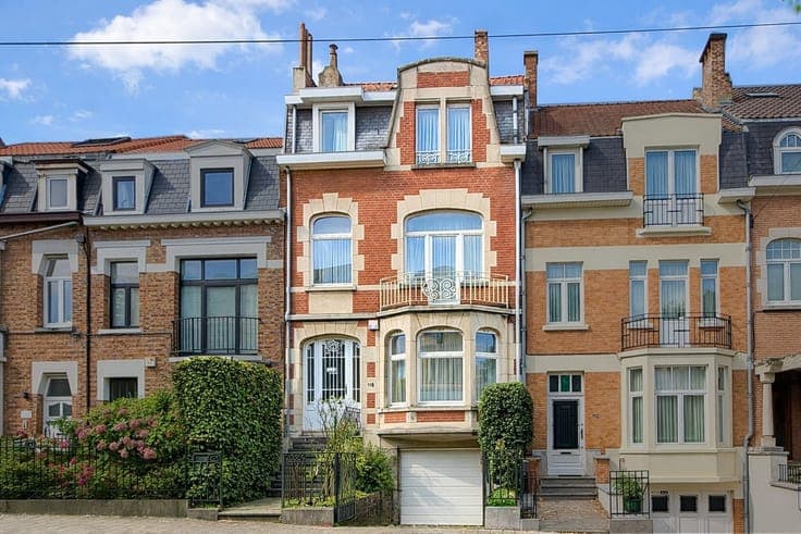 For sale, elegant townhouse of timeless grandeur with mar...