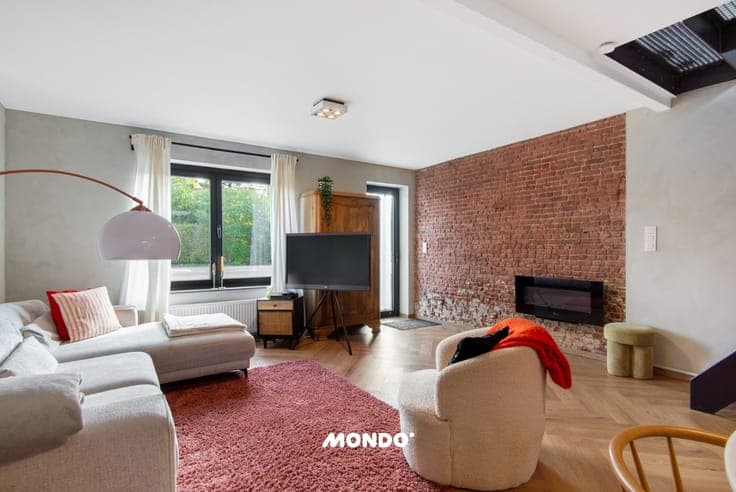 Ready-to-move-in semi-detached house with sunny west-facing