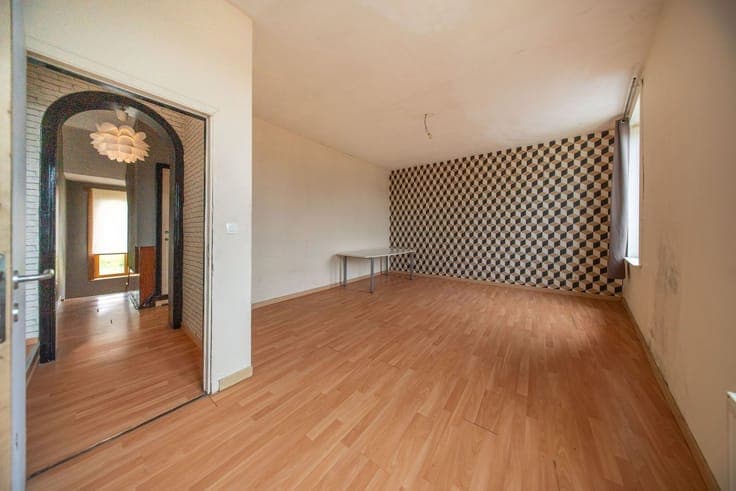 Maison 2F, 4ch, extérieur en ville et grenier aménageable -