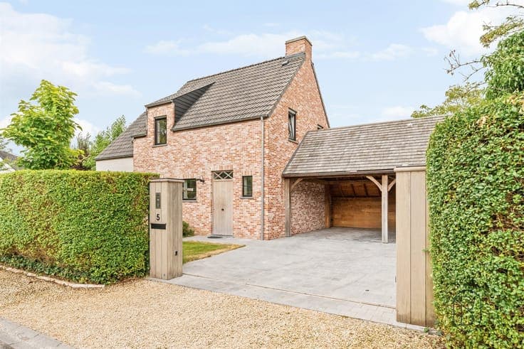 Stylish parsonage in a quiet location