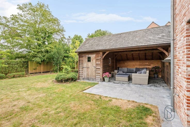 Stylish parsonage in a quiet location