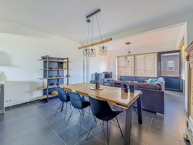 SUPERBE MAISON AVEC JARDIN ET GARAGE